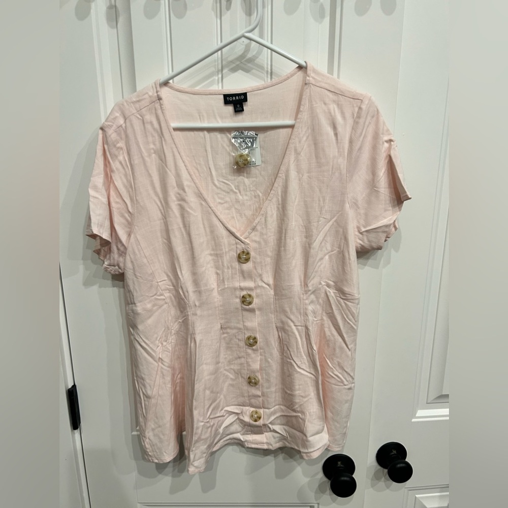Torrid pink button up blouse size 0
